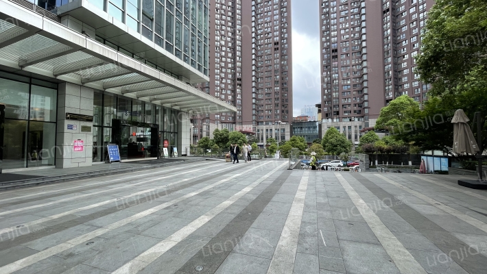 富力中心外景图