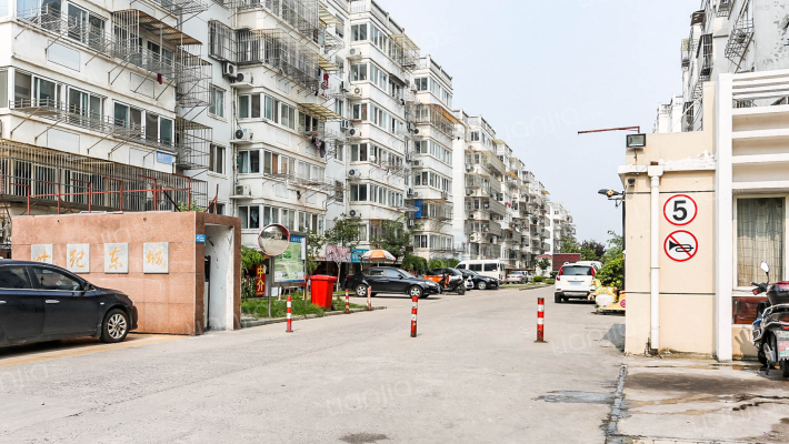 世纪东城外景图