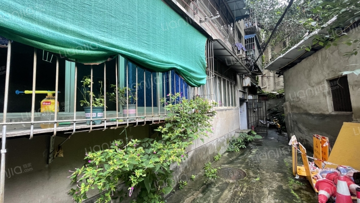 过街楼街111号外景图