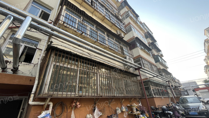 县信用社家属院外景图