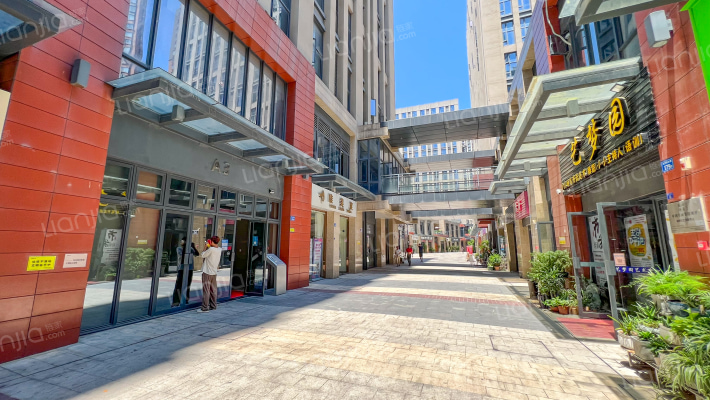 西海岸广场外景图