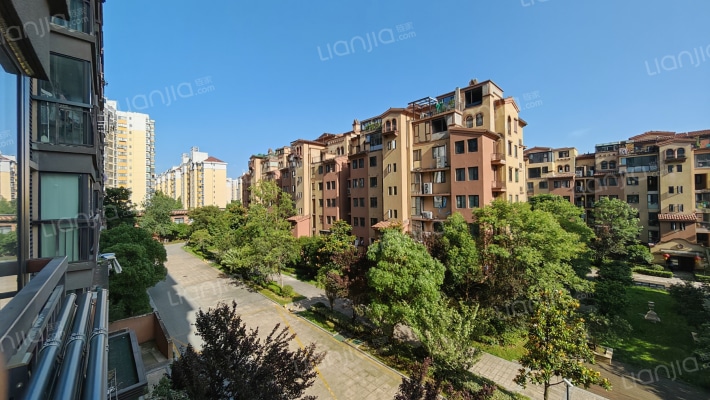 阳光100阿尔勒星空洋房外景图