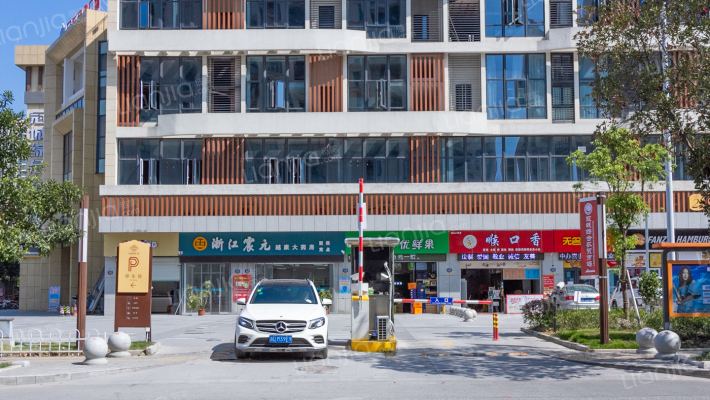 冠城商业中心外景图