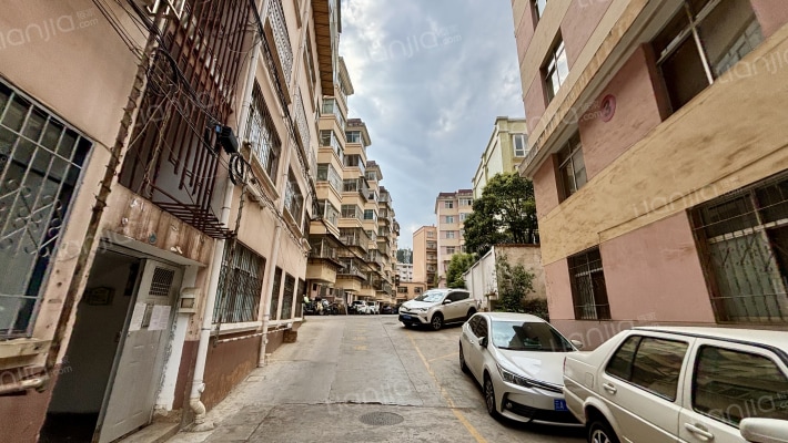 教场中路250号外景图