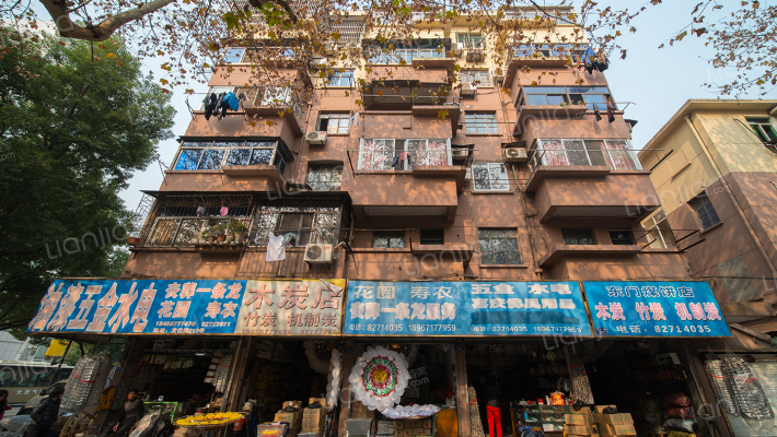 文化路211号外景图