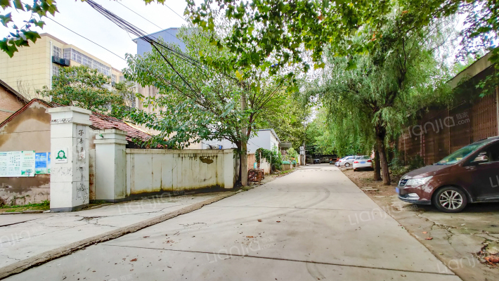 西安市临潼区种子公司家属院外景图