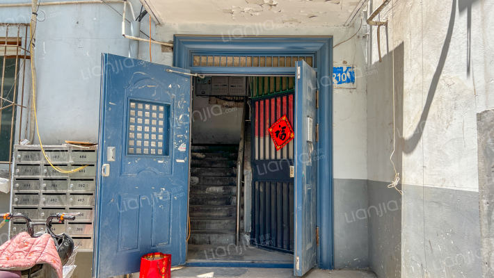 经一路210号外景图