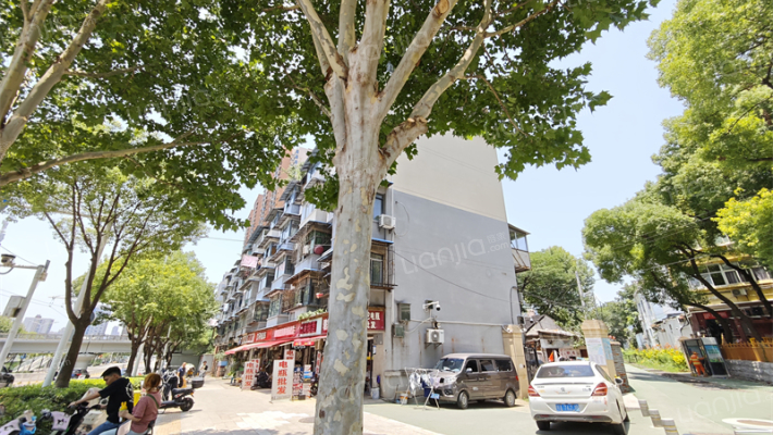 车站前路外景图