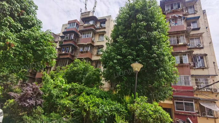 教室宿舍一期外景图