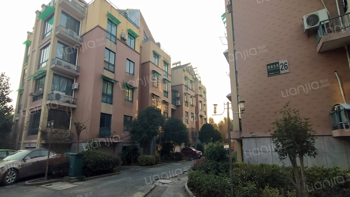 径都荷塘花苑外景图