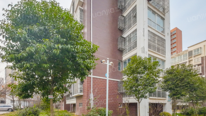 近水楼台学子苑外景图