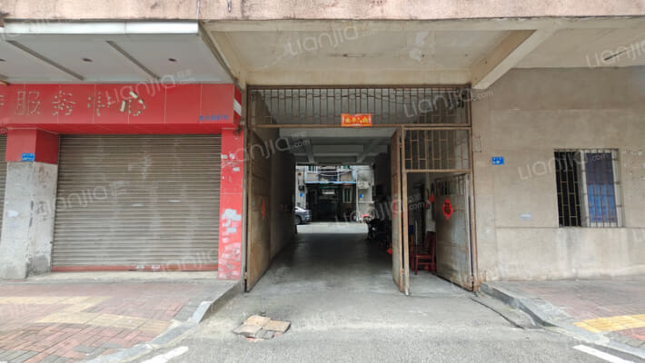 堑头路人行宿舍外景图