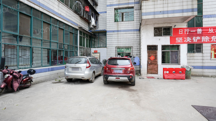 公汽大楼外景图