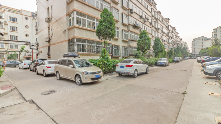 公交园小区外景图