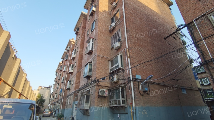 少管所宿舍外景图