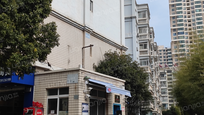 碧鸡花园外景图