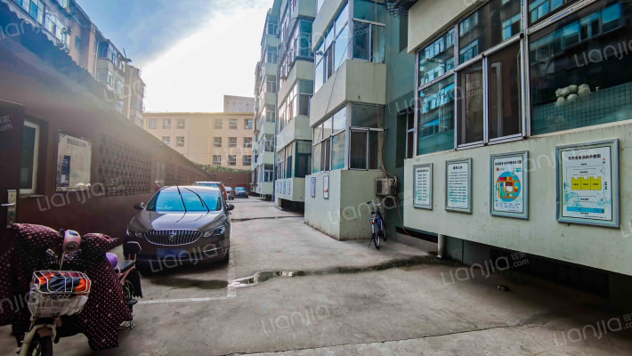 包装宿舍外景图