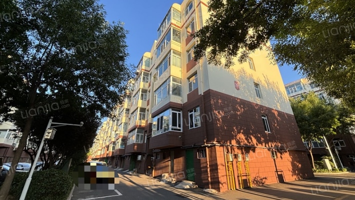 华城路二小区外景图