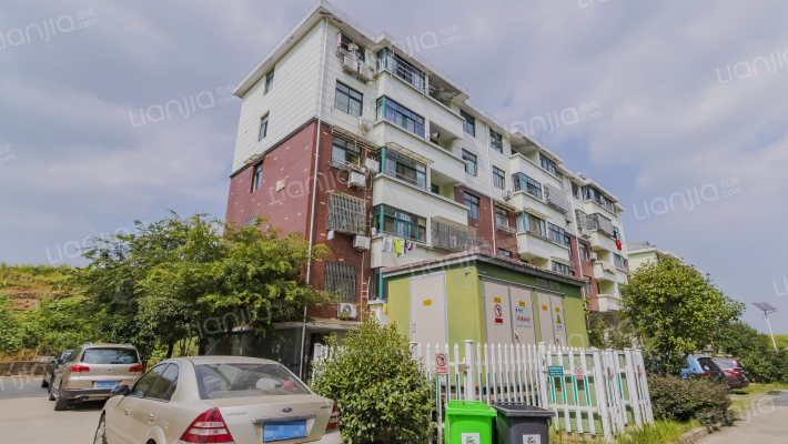 月泉安居苑外景图