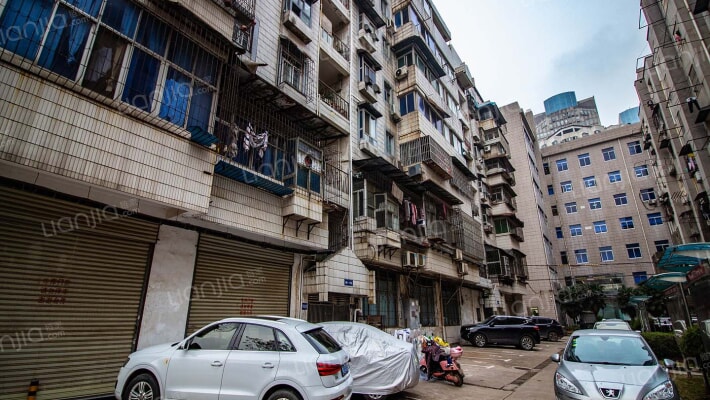 关东公寓外景图