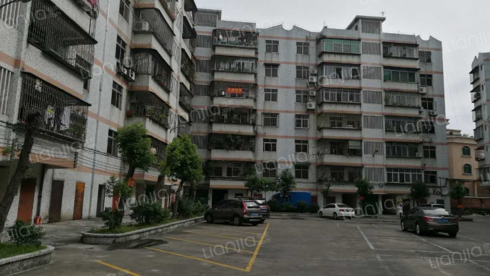 丝绸宿舍外景图