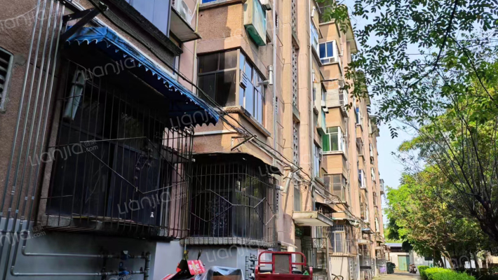 东风石油小区外景图