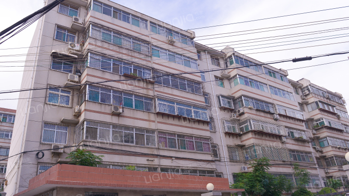 英雄山路166号外景图