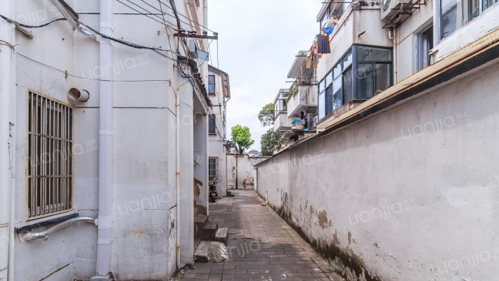 颜家巷散盘外景图