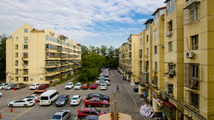 建材城东一里外景图