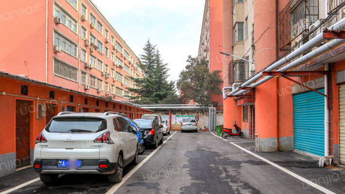 中心路87号院外景图