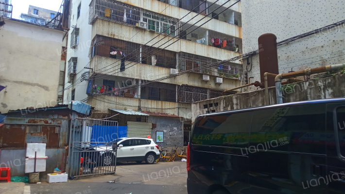 华龙公寓外景图