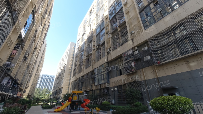 达达自由城外景图