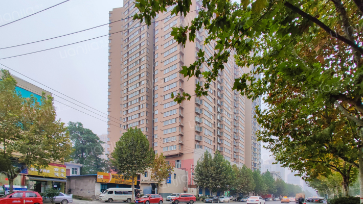 东城翡翠湾外景图