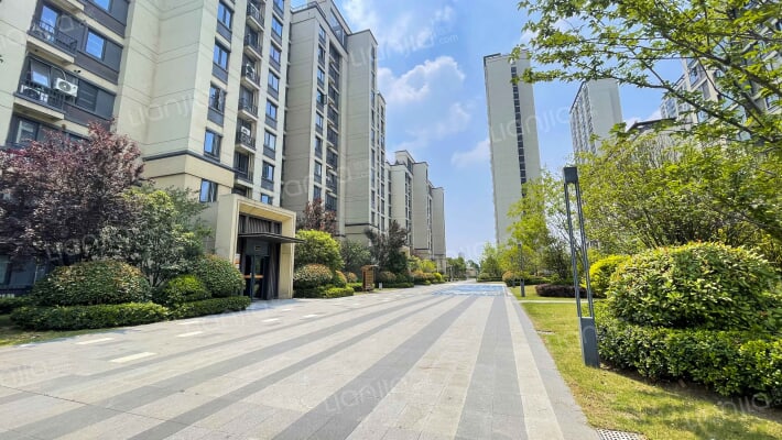 弘阳襄御澜庭外景图