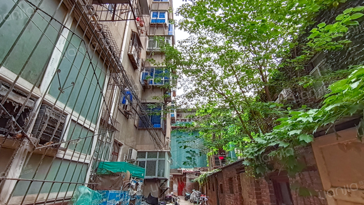 裴昌庙街外景图