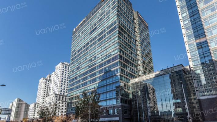 世纪财富中心外景图