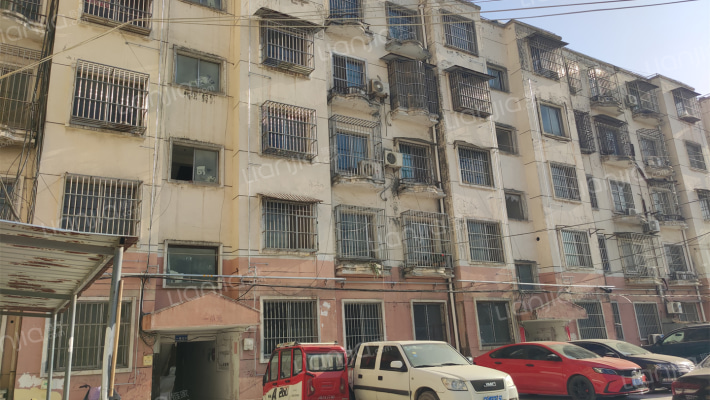 市政公司家属楼外景图