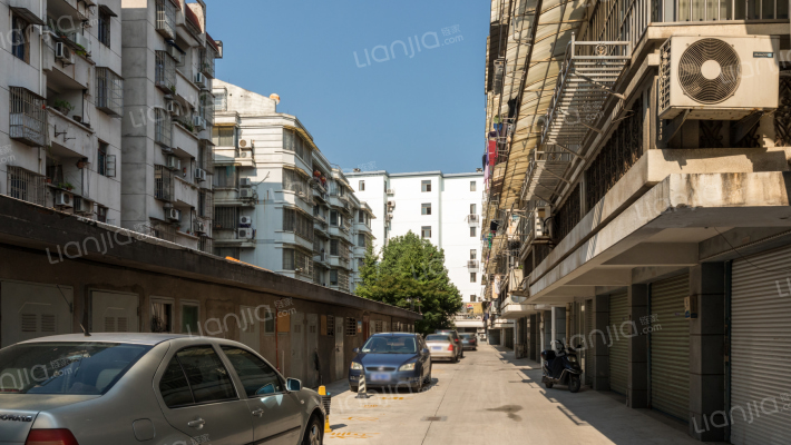 镜中园公寓外景图