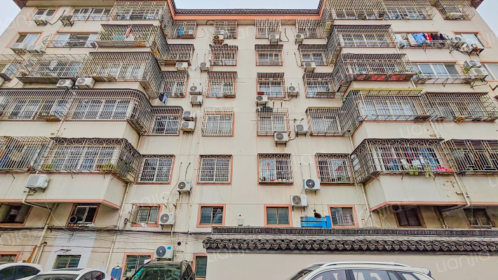 子夜路121号外景图