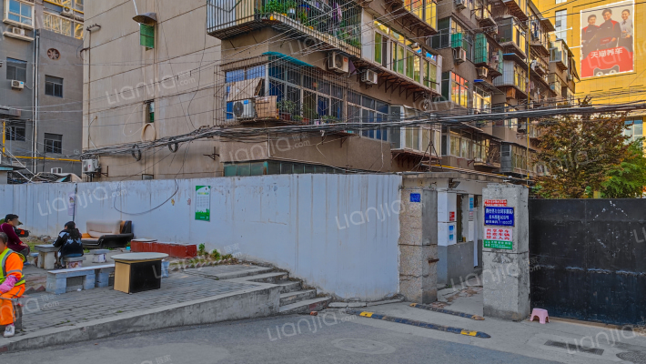 西安热力公司家属院外景图