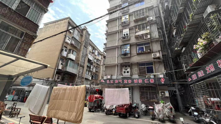 万利来公司家属院外景图