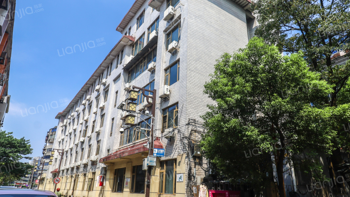 江西省扶贫办公室住宅区外景图