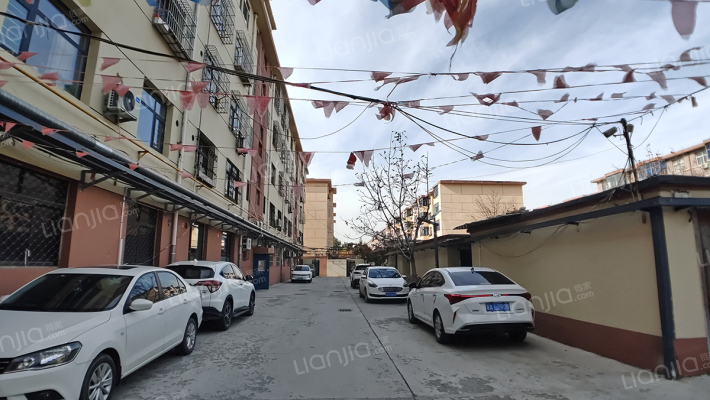 人民银行家属楼外景图