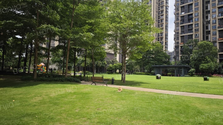 保利立方花园外景图