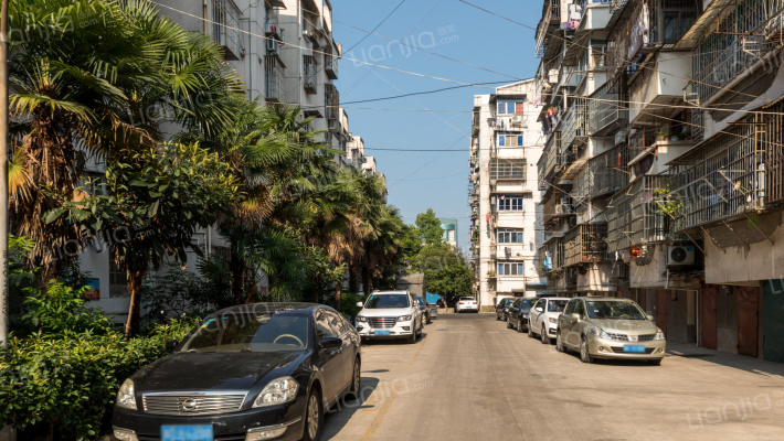 东大池住宅小区外景图
