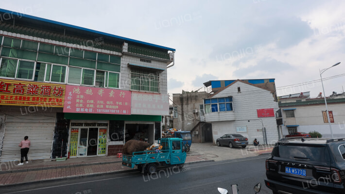 实小宿舍楼外景图