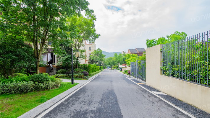 东原亲山外景图