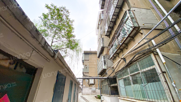 泰山饭店宿舍外景图