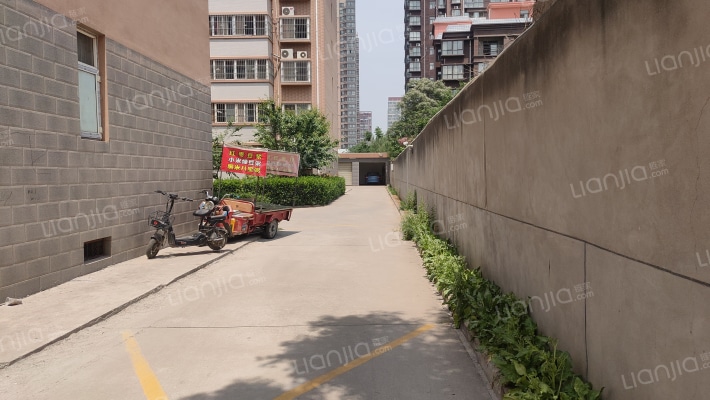 美郡嘉年华外景图