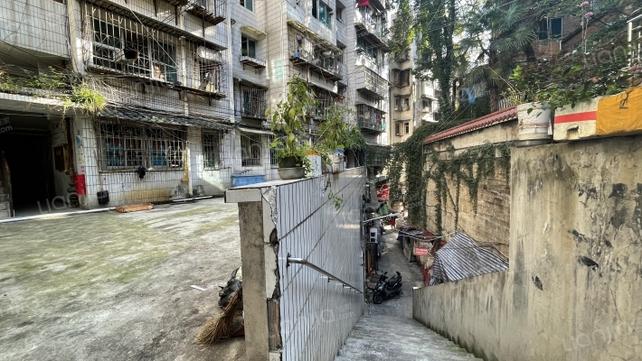 旭东路261号外景图